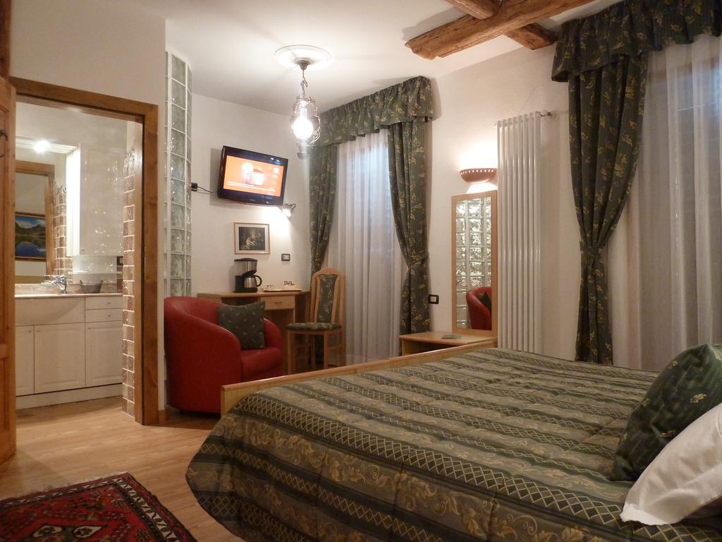 Hotel Ancora Castello-Molina di Fiemme Habitación foto