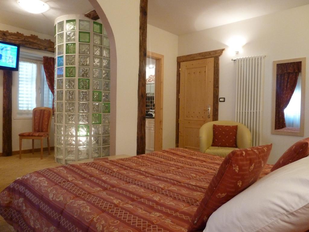 Hotel Ancora Castello-Molina di Fiemme Habitación foto