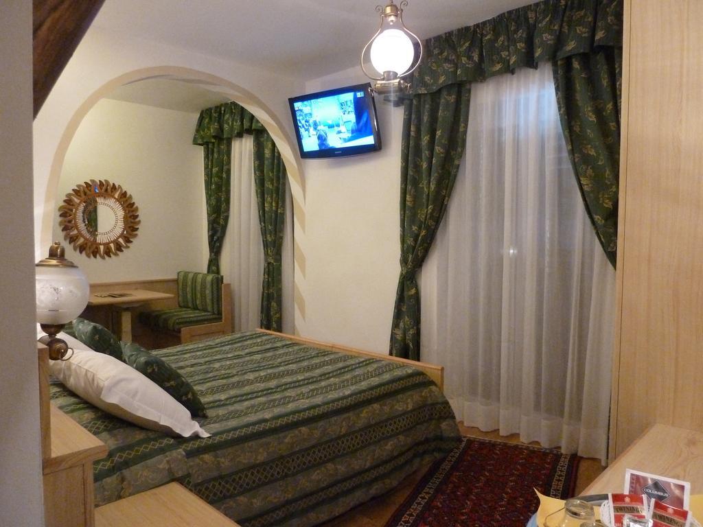 Hotel Ancora Castello-Molina di Fiemme Habitación foto