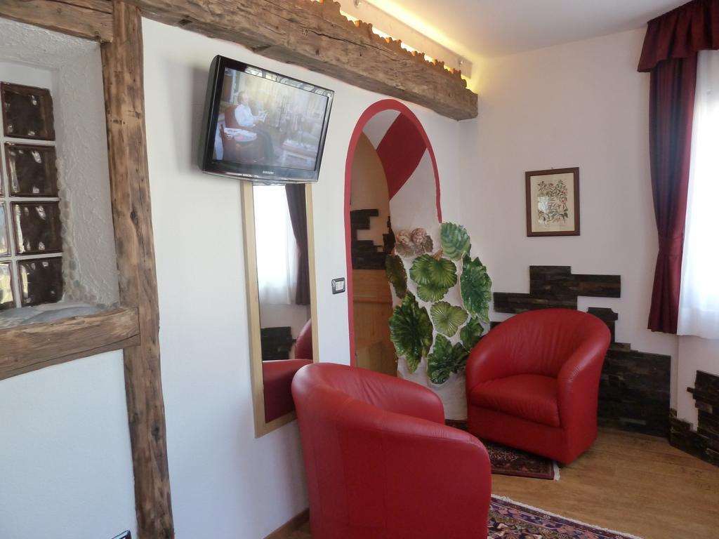 Hotel Ancora Castello-Molina di Fiemme Habitación foto